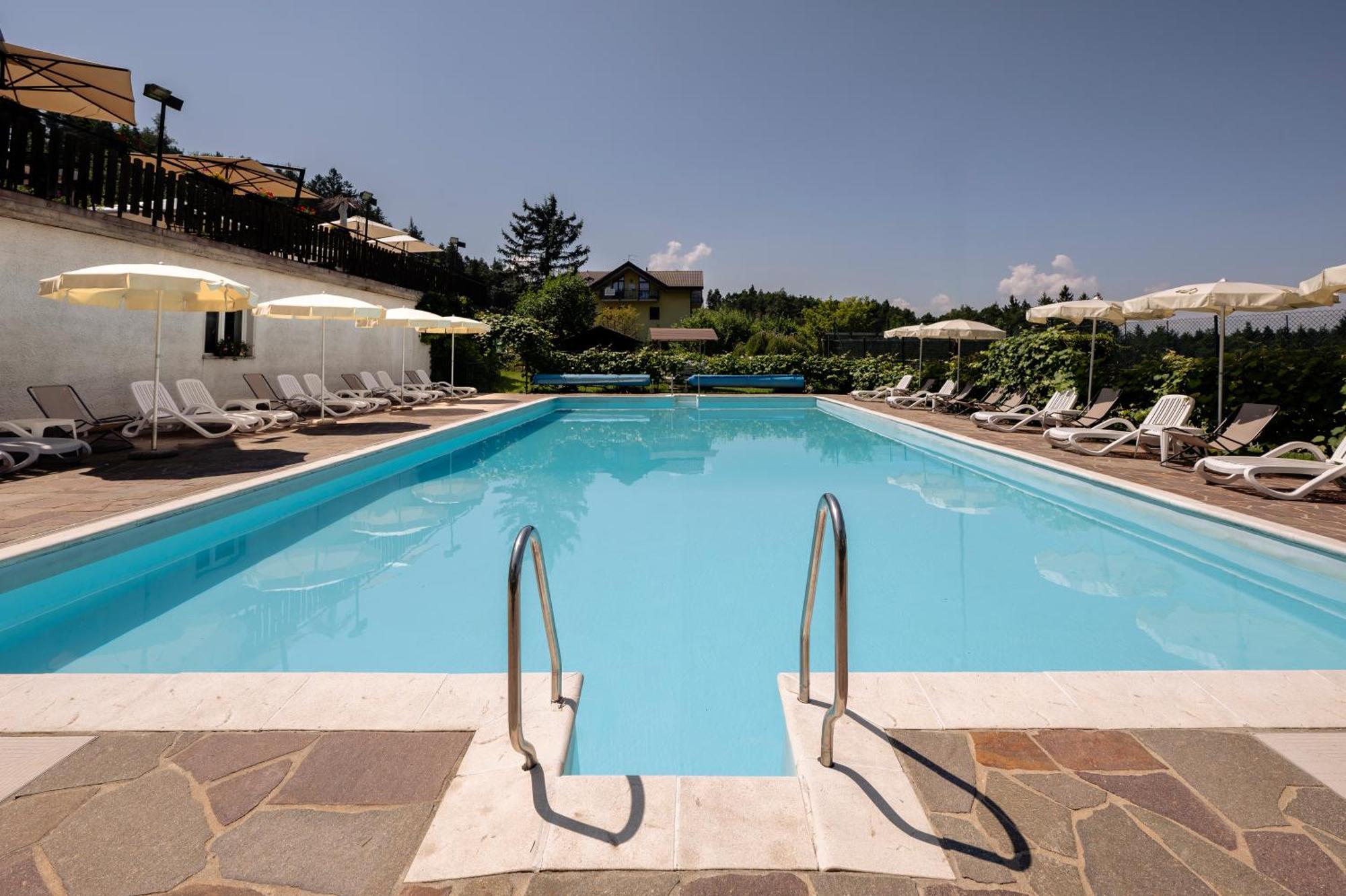 Hotel Scoiattolo Baselga di Pinè Extérieur photo